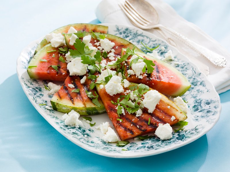 Profet betalingsmiddel brochure Salat med grillet vandmelon og feta - Opskrift fra GoCook