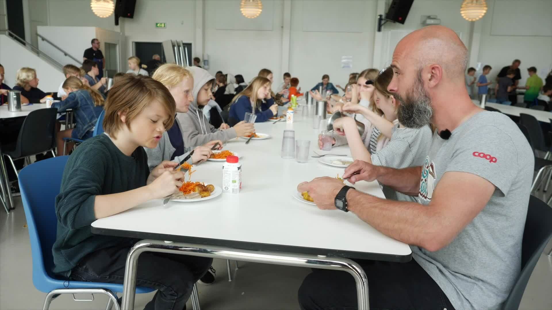 Film 9- Se eksempler på, hvilken slags måltider vi spiser på skolerne i Danmark