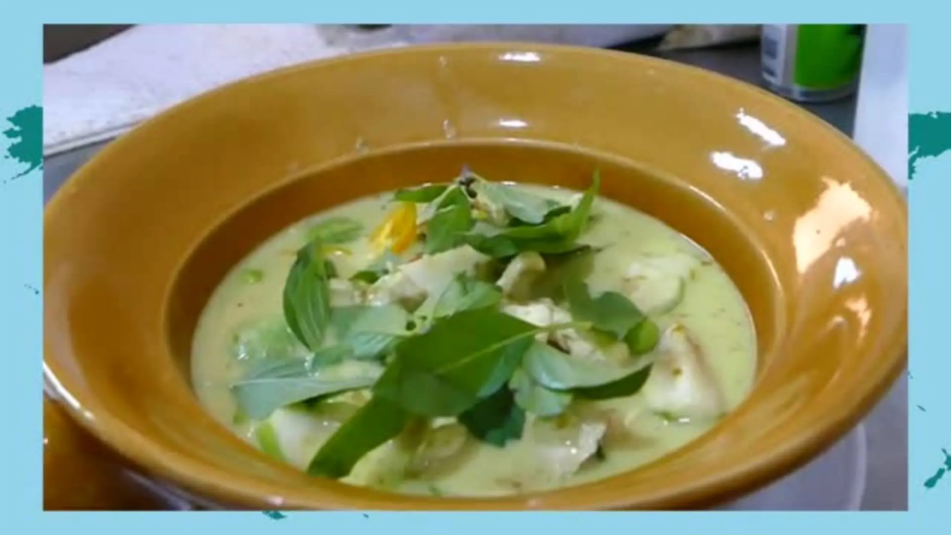 Film 13. Bee og Toi laver deres egen grønne karrypasta til green curry