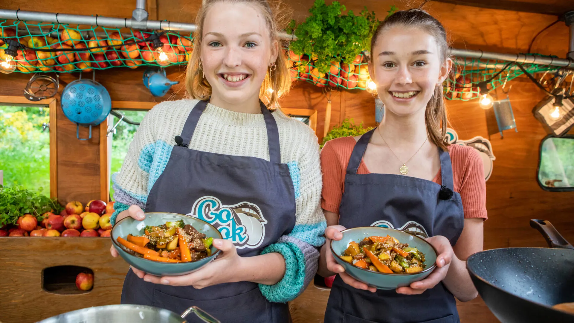Wok med oksekød og æble