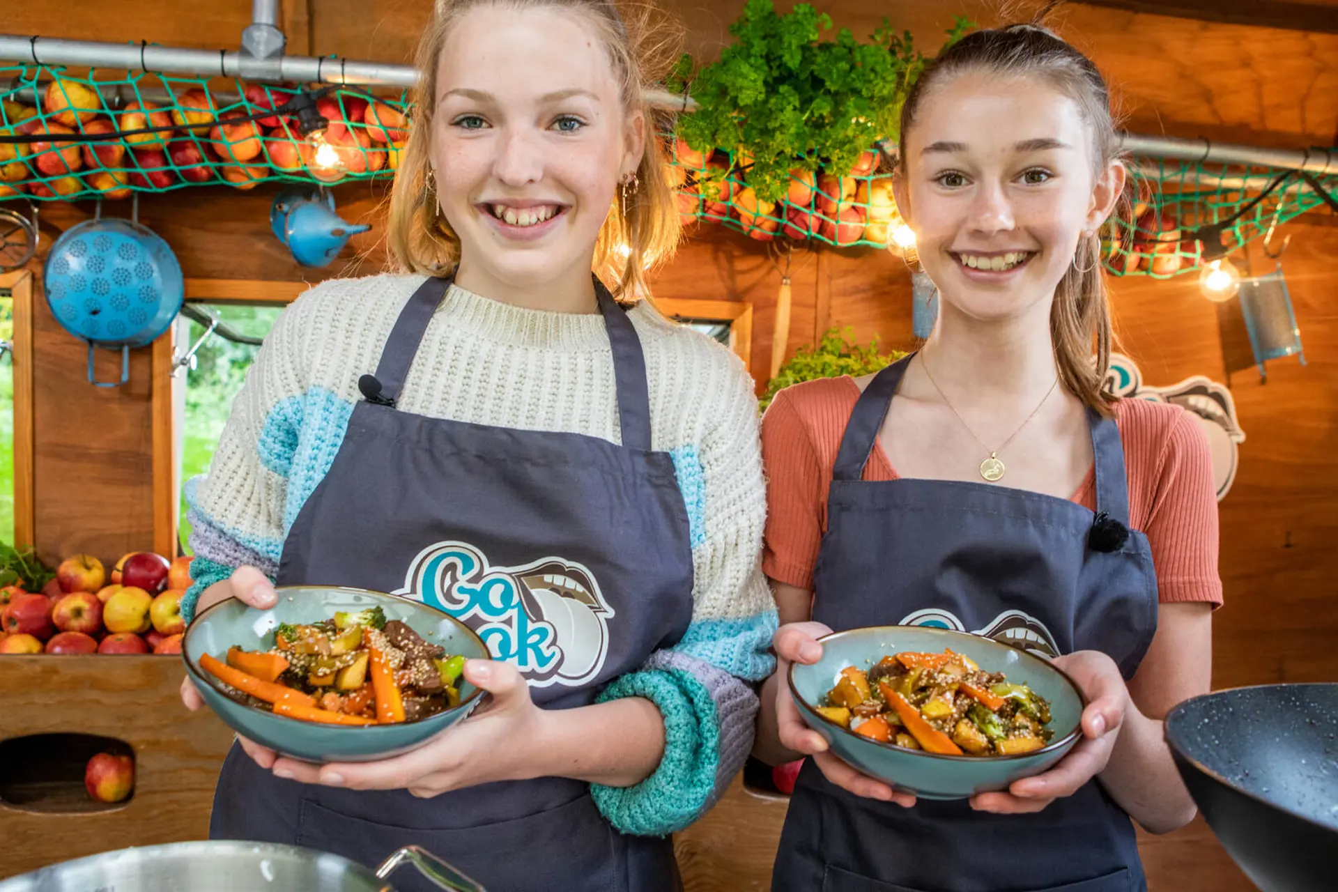 Wok med oksekød og æble