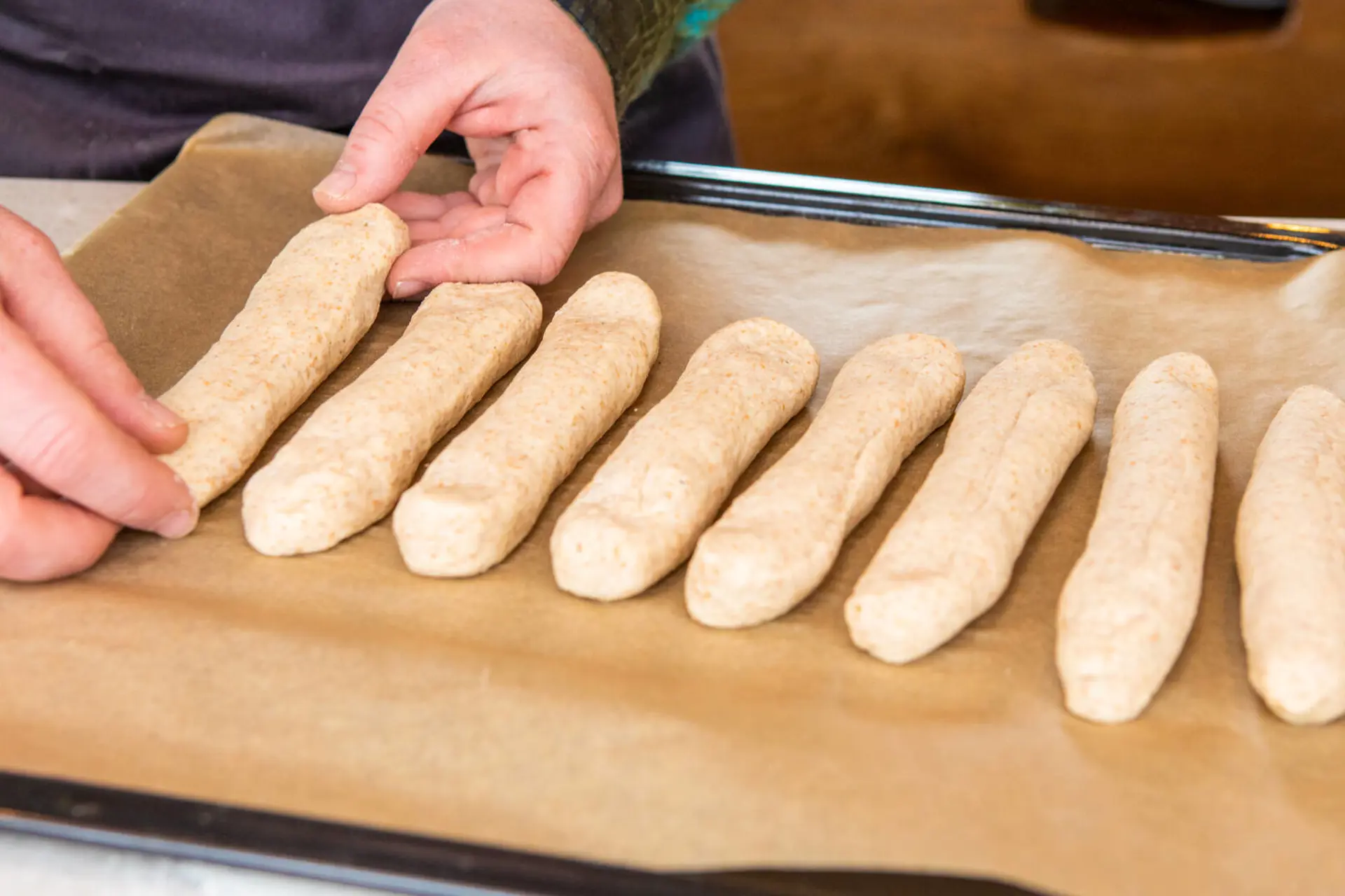 Sådan bager du pølsebrød