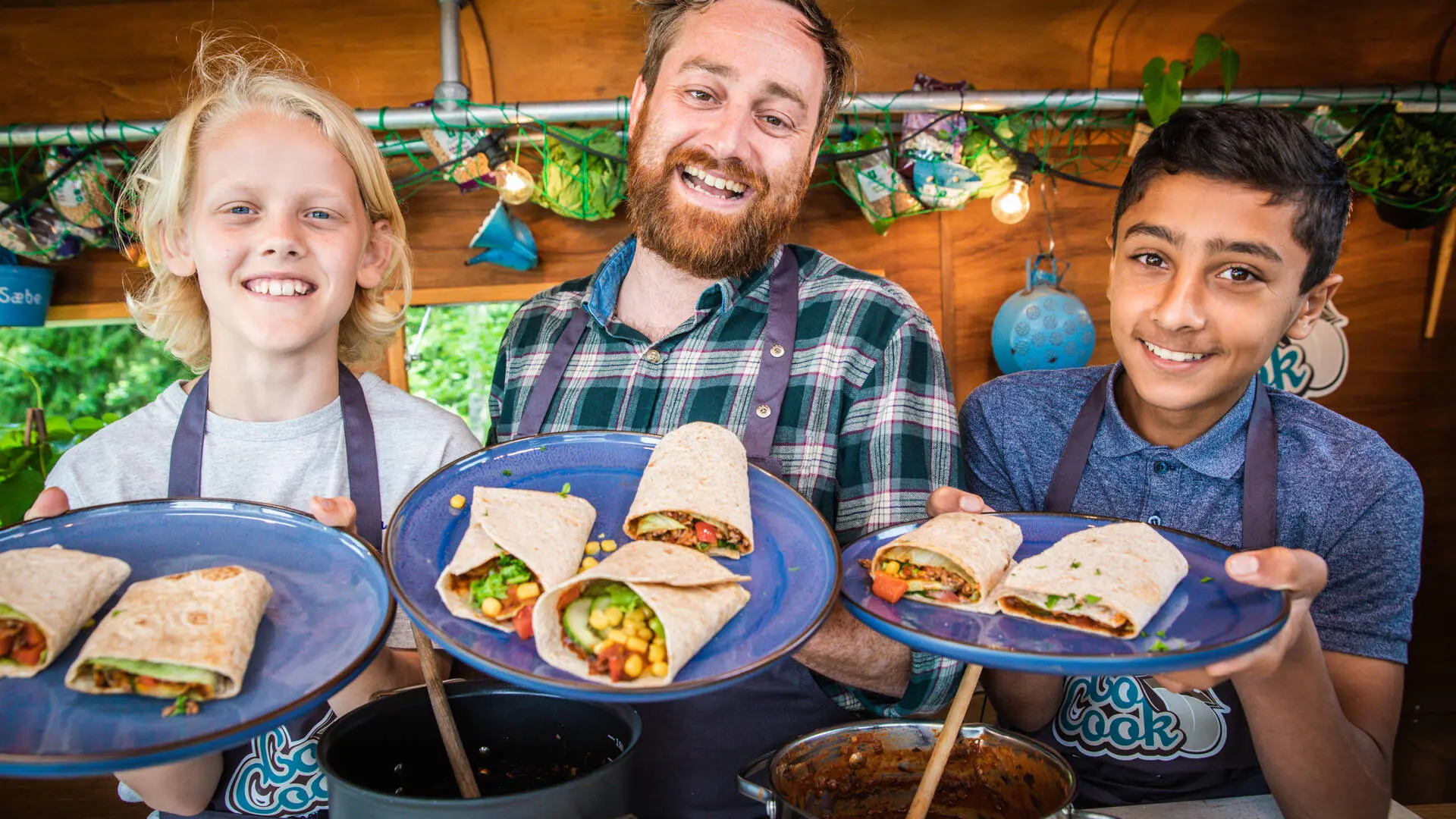 Tortillas med spicy bønnesovs