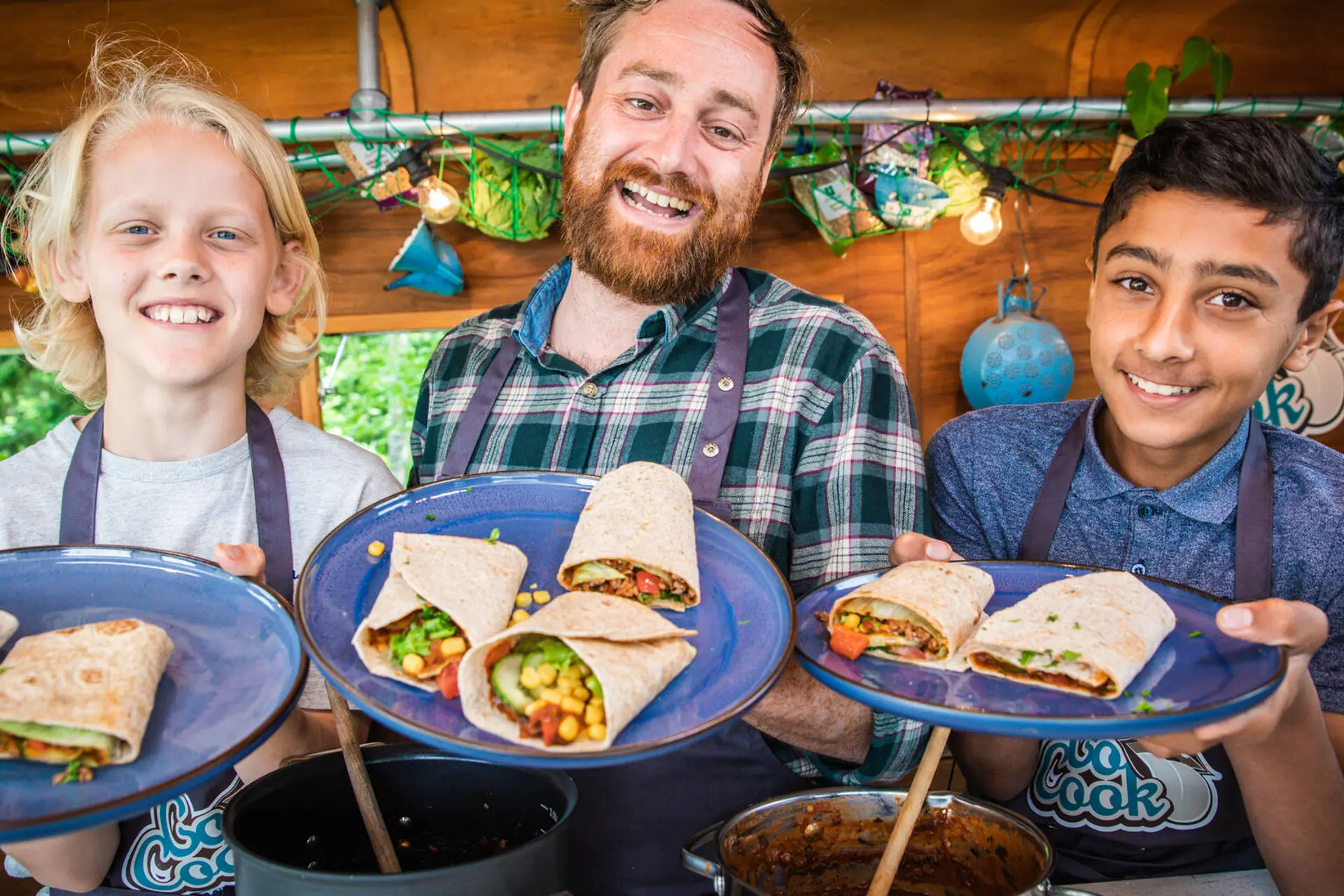 Tortillas med spicy bønnesovs